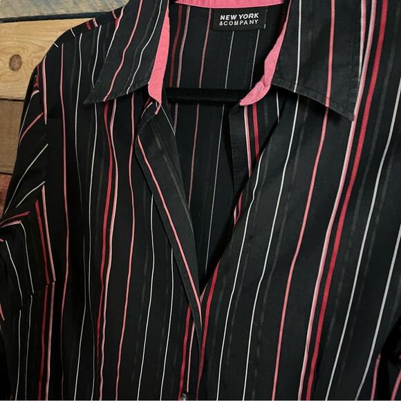 New York & Company Stretch Black And Pink Button Down Size Large - Picture 3 of 10